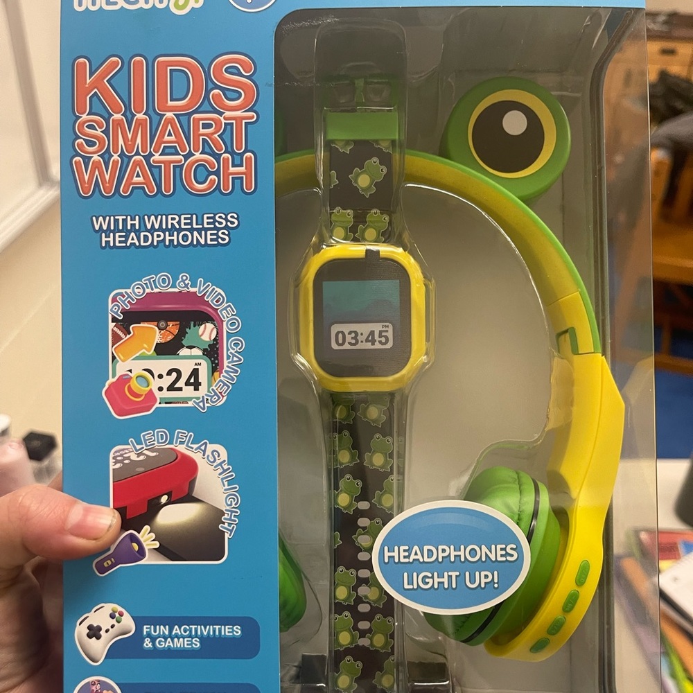 Kids smart watch and headphones